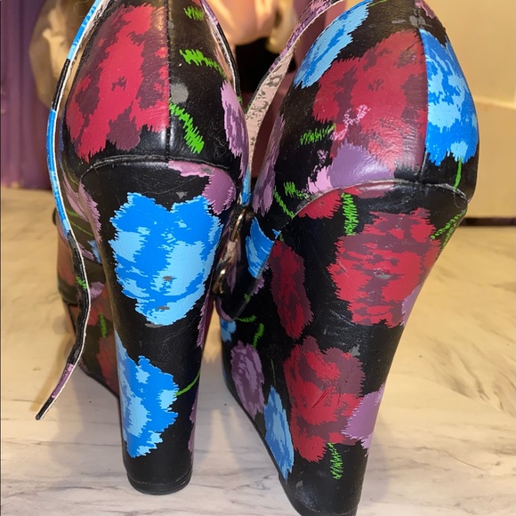 90s Betsey Johnson platform wedge floral heels - Picture 8 of 8